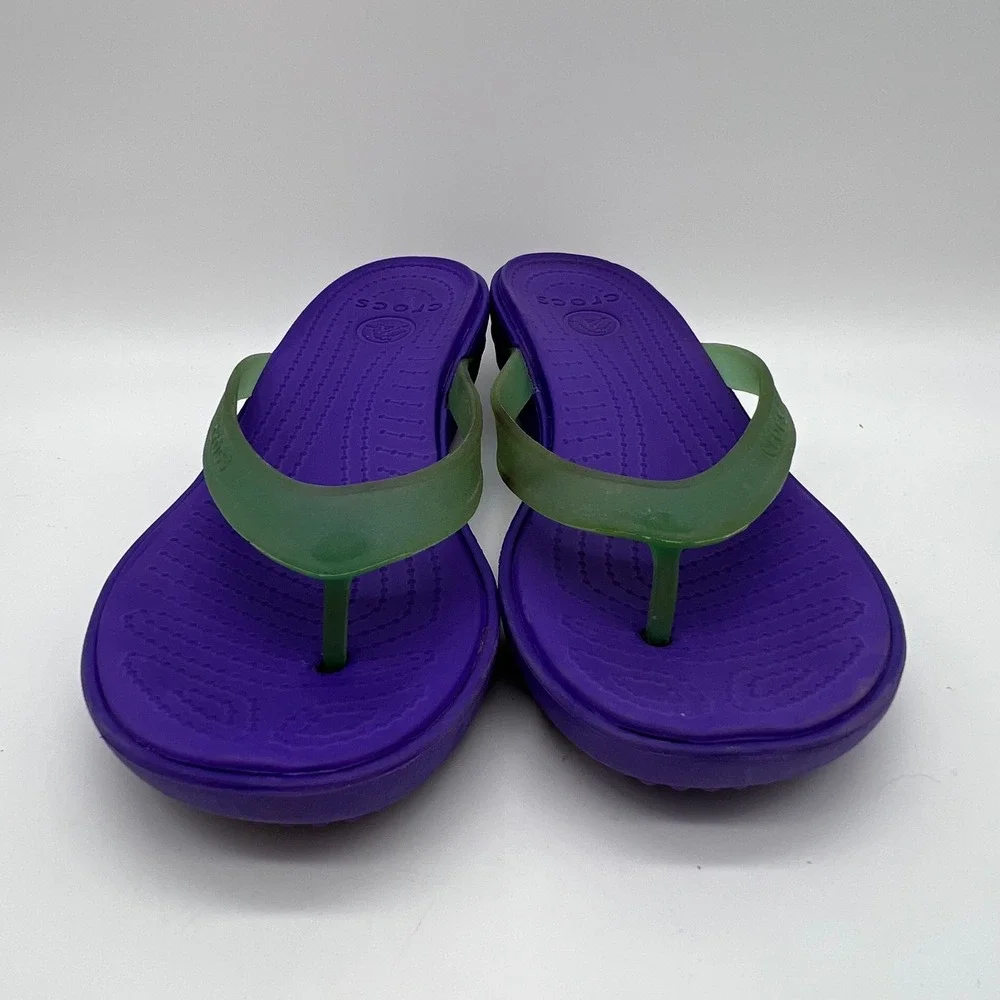 Crocs Carlie Wedge Flip Flops Womens 6 Purple Green Strap Platform Thong Sandals